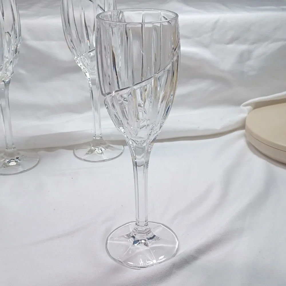 Mikasa Crystal Wine Glasses Mint Condtion Uptown Set 4 Gift For Wine…